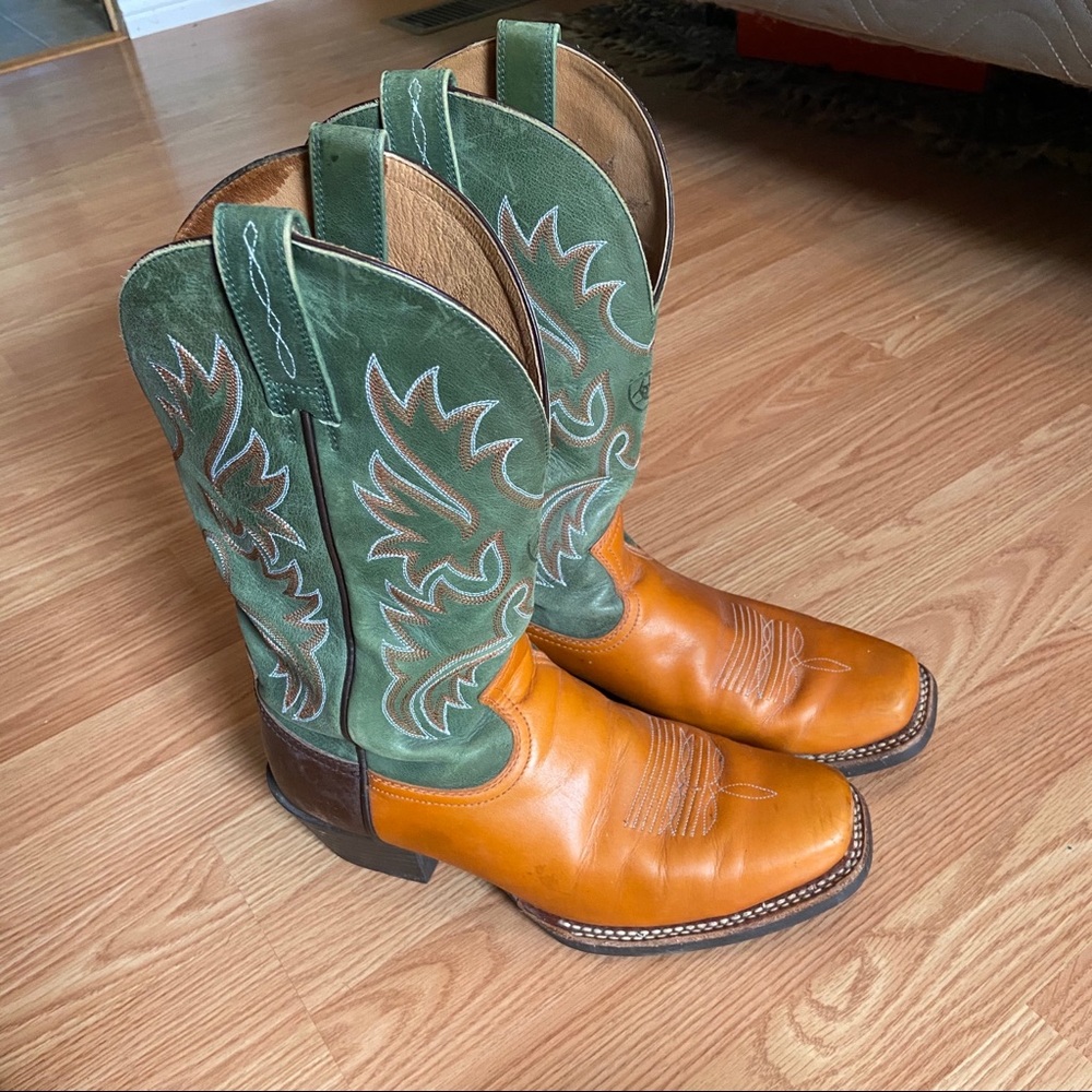 Men’s 9EE Ariat boots